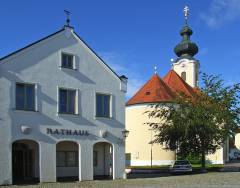 Grossansicht in neuem Fenster: Rathaus und Kirche St. Jakobus
